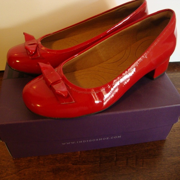 New Clarks Charmed Bow Red Patent Shoes 